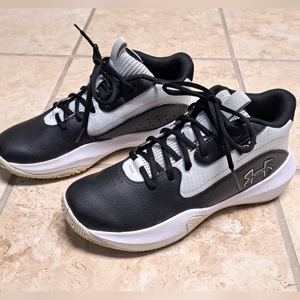 UA Boy's Black and White Athletic Shoes Size 6 EUC